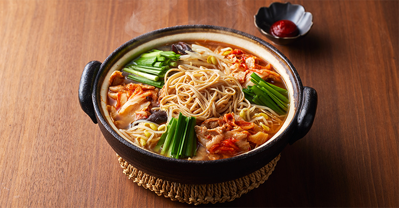 ニラと豚肉のチゲ風ピリ辛キムチ麺